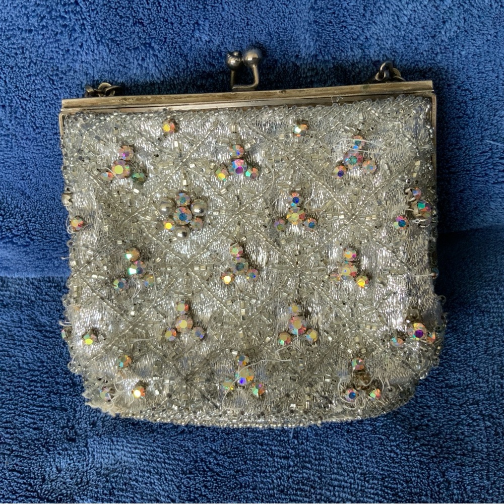 VINTAGE RAINBOW RHINESTONE & BEADED PURSE. - Picture 4 of 10